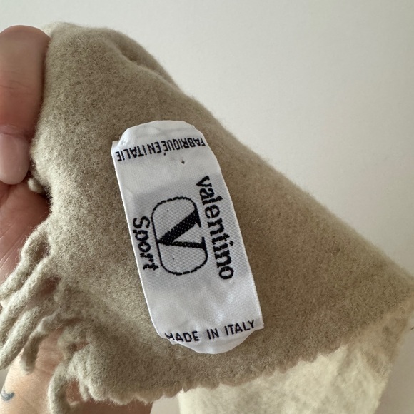 Vintage Valentino Beige Wool Accent Scarf - Picture 2 of 5